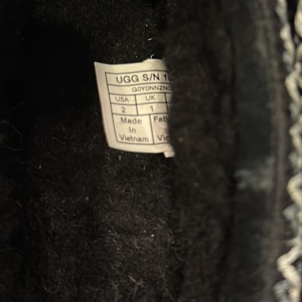 πHOST PICK πβ¨ UGG size 2 - Picture 3 of 5